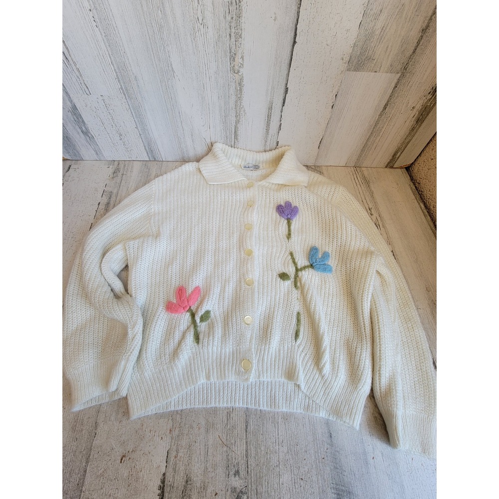 Pandora white button-up cardigan flowers tulip vintage women's accessory